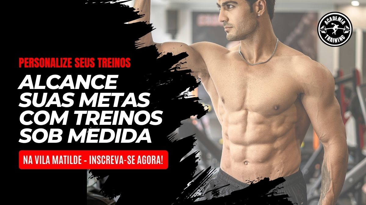 Personal trainer orientando cliente durante treino personalizado na Vila Matilde